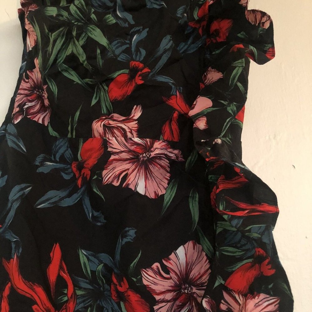 Pam & Gela Bali High Side Ruffle Mini Dress Black Floral - Picture 9 of 9